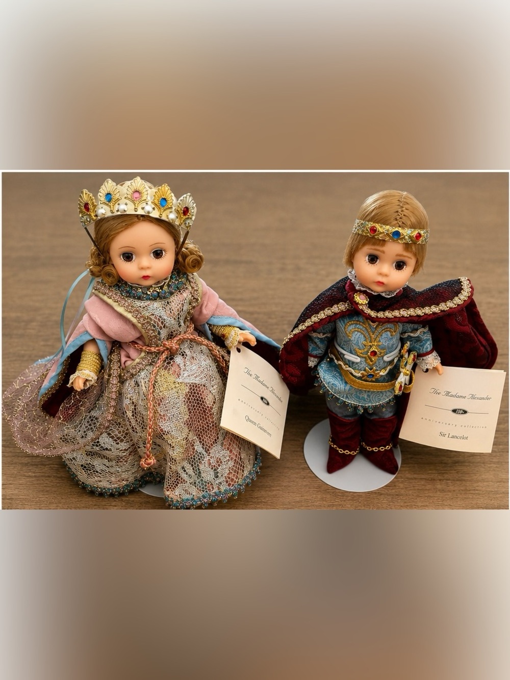 Madame Alexander Camelot Pair #79550 – Queen Guinevere & Sir Lancelot – Complete